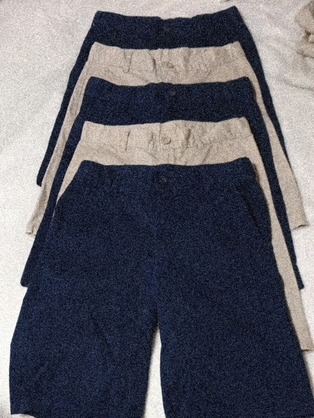 5 Pairs Of Izod KHAKI and NAVY SHORTS